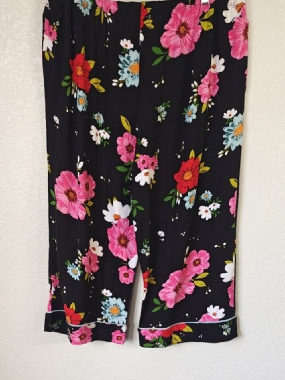 Room Service XXL Pajama Set Notch Collar Cropped Bottoms Pockets - Picture 7 of 10